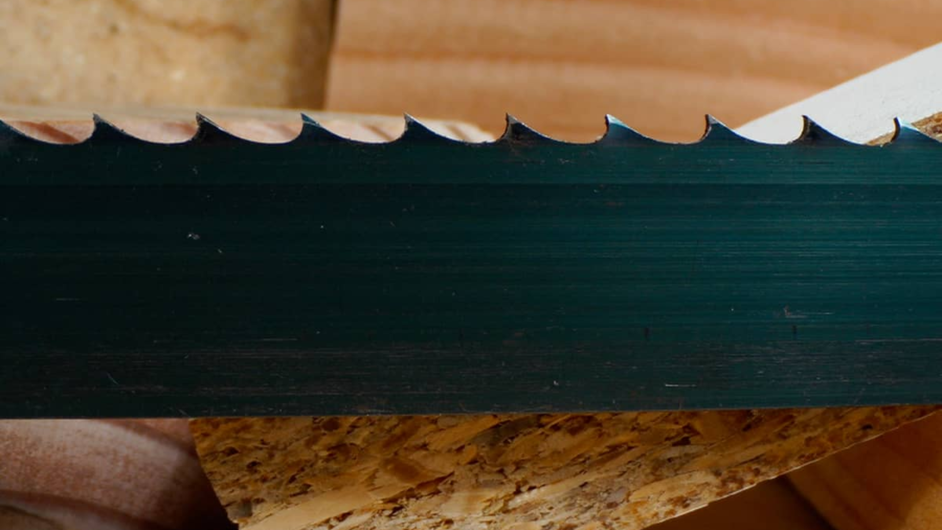 Experience the perfect balance between strength and precision with the Qsaw 201 Hard Back Carbon Band Saw Blade.