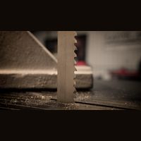 Carbide band saw blade for foundry metals, QSaw 1001 on Vertical Band Saw